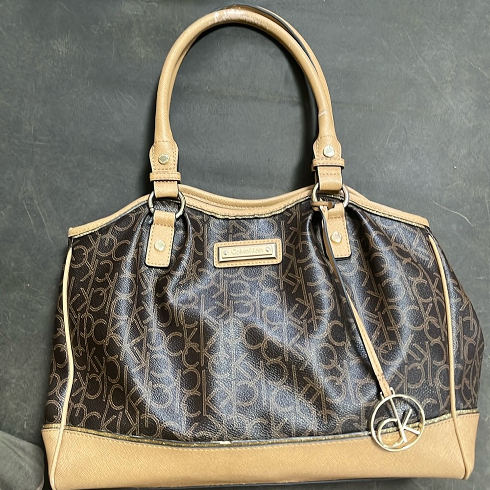 Used. Good condition. Looks like new.
